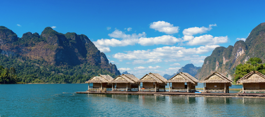 Bungalow flottant sur le lac Cheow Lan à Khao Sok